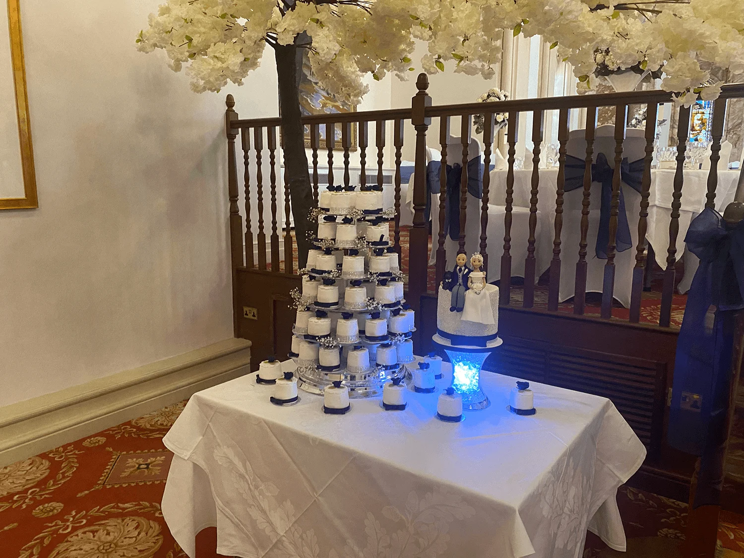 Sophisticated minimalist wedding cake tailored to a premium audience in Cambridge.